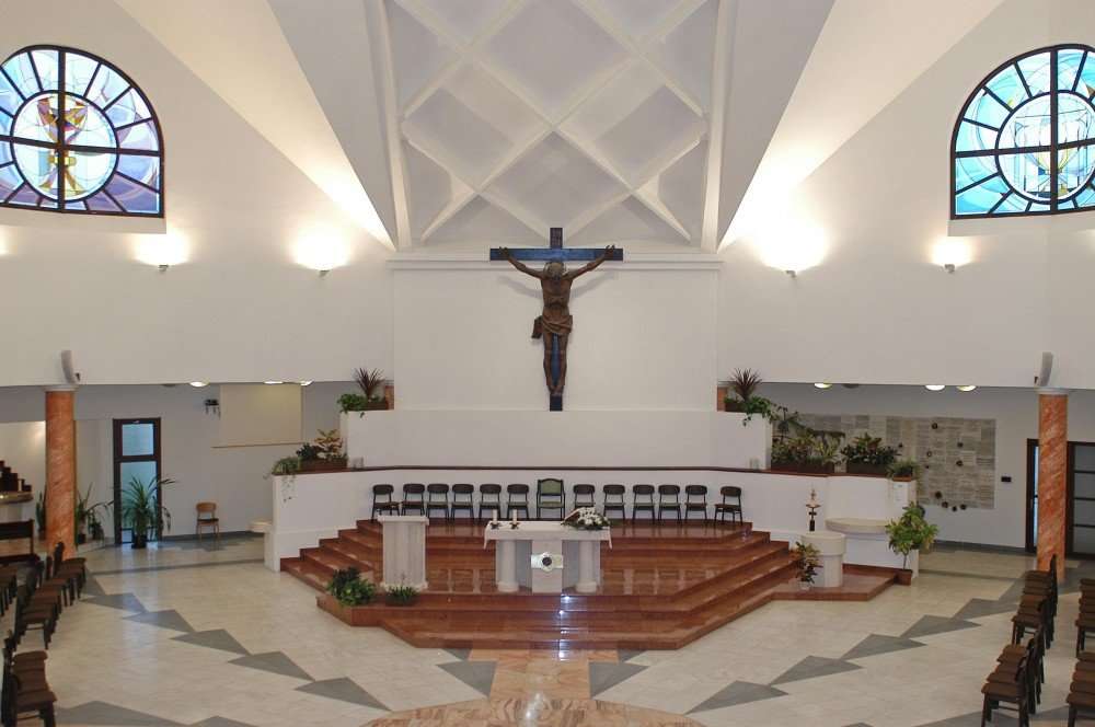 hamvak-szorasa-templomban